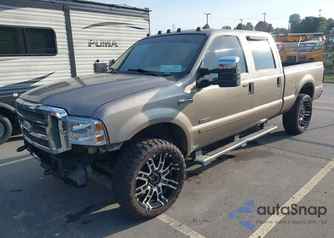 2005 Ford F-250 Lariat/Xl/Xlt z USA, uszkodzony, nr VIN 1FTSW21P25EA58149
